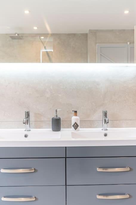 Вілла Luxury Townhouse In Веркінґтон Екстер'єр фото
