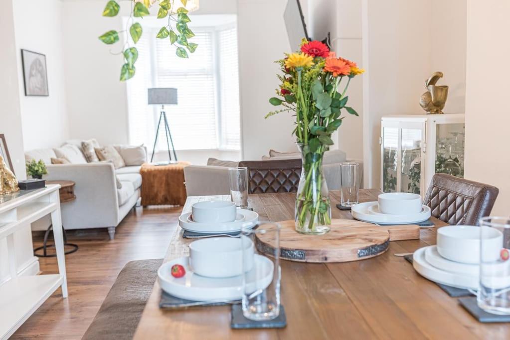 Вілла Luxury Townhouse In Веркінґтон Екстер'єр фото
